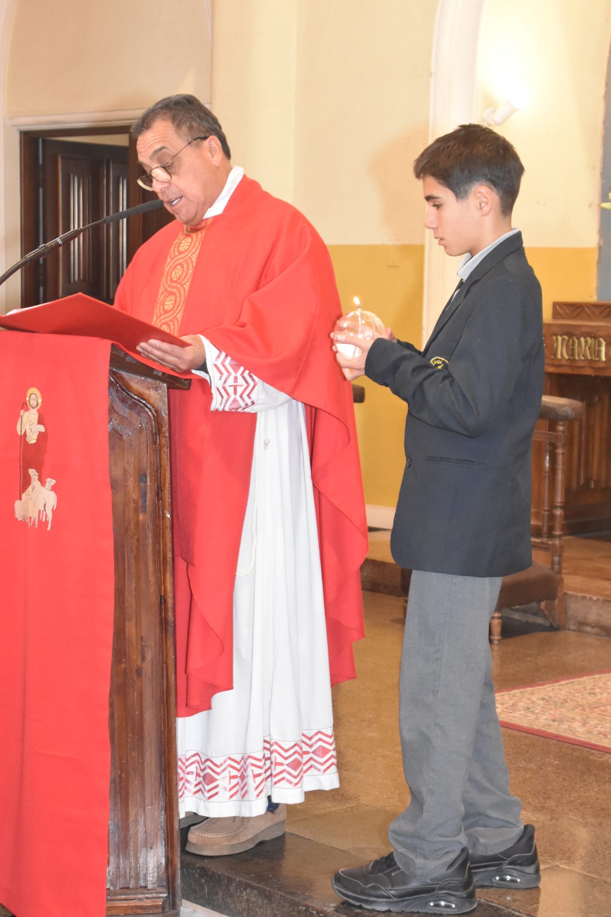 Comunidad del Colegio San Marcos celebra 73 años con emotiva Eucaristía y Primeras Comuniones