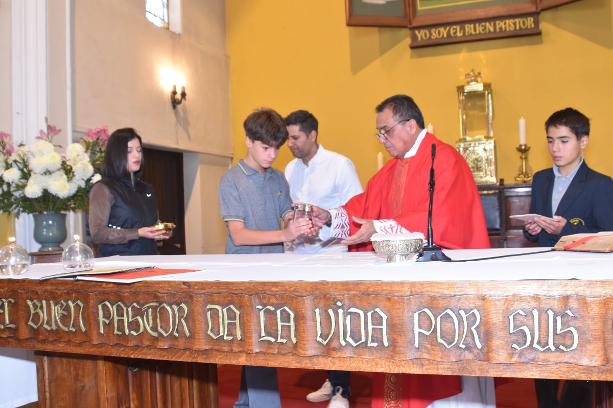 Comunidad del Colegio San Marcos celebra 73 años con emotiva Eucaristía y Primeras Comuniones