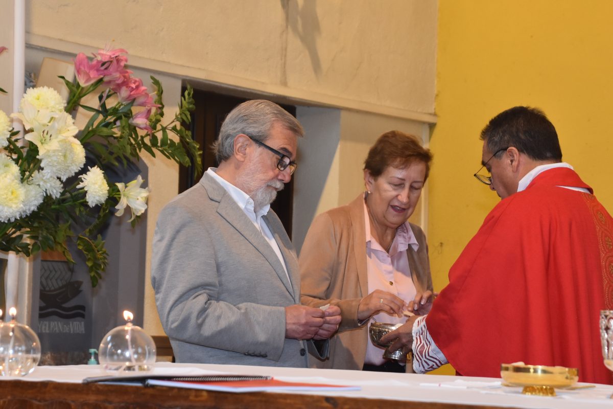 Comunidad del Colegio San Marcos celebra 73 años con emotiva Eucaristía y Primeras Comuniones