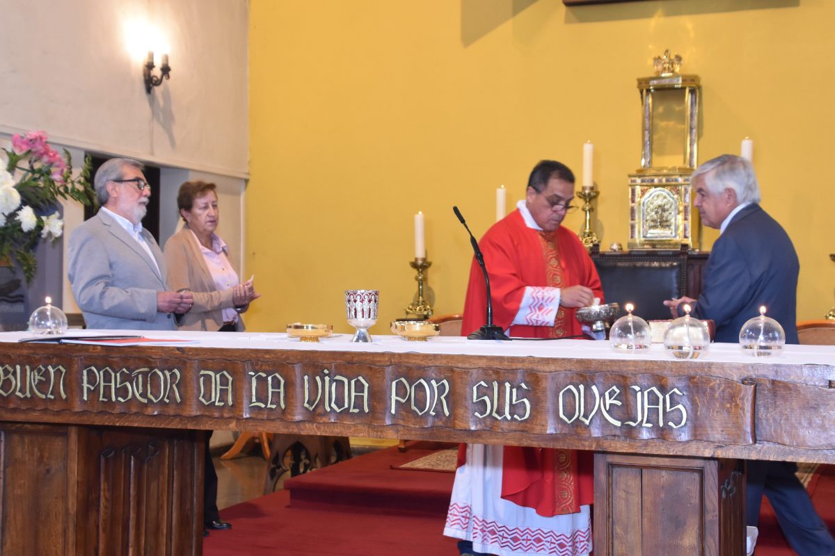 Comunidad del Colegio San Marcos celebra 73 años con emotiva Eucaristía y Primeras Comuniones
