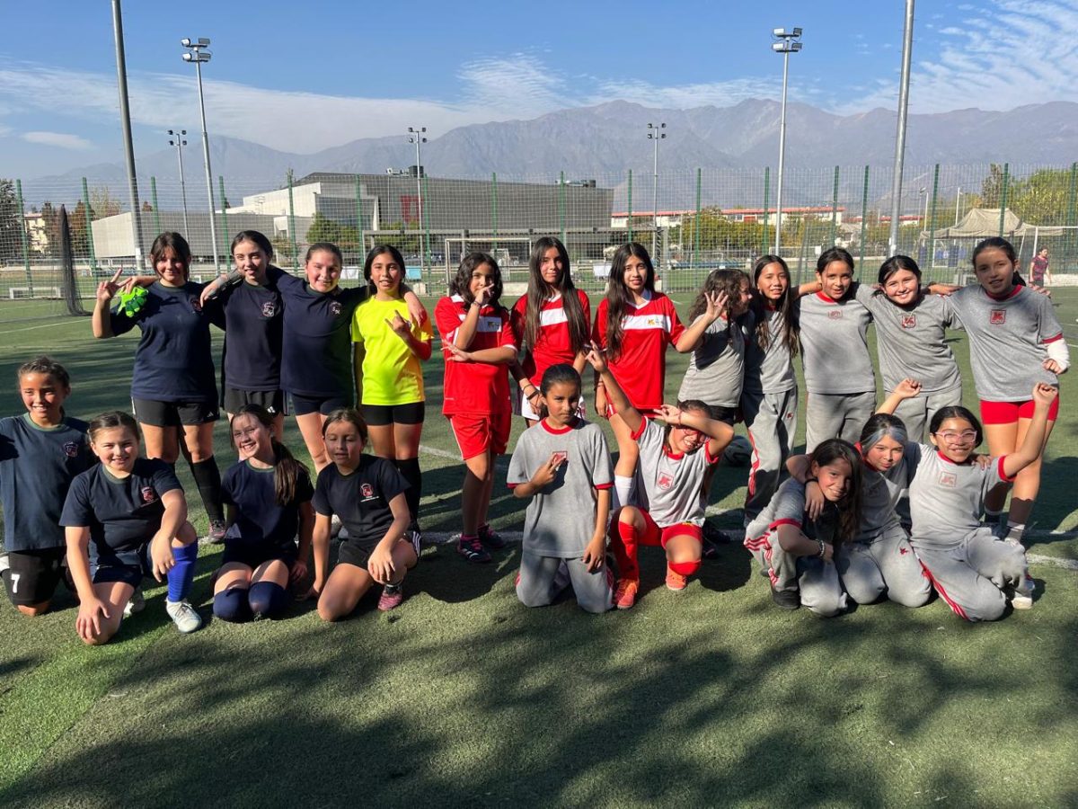 Encuentro amistoso de fútbol femenino