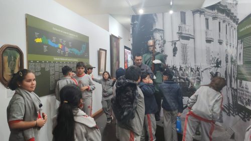 Estudiantes de 5° Básico B realizan visita pedagógica al Museo Histórico de Carabineros