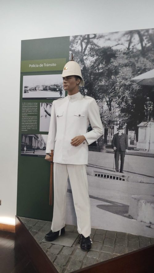 Estudiantes de 5° Básico B realizan visita pedagógica al Museo Histórico de Carabineros