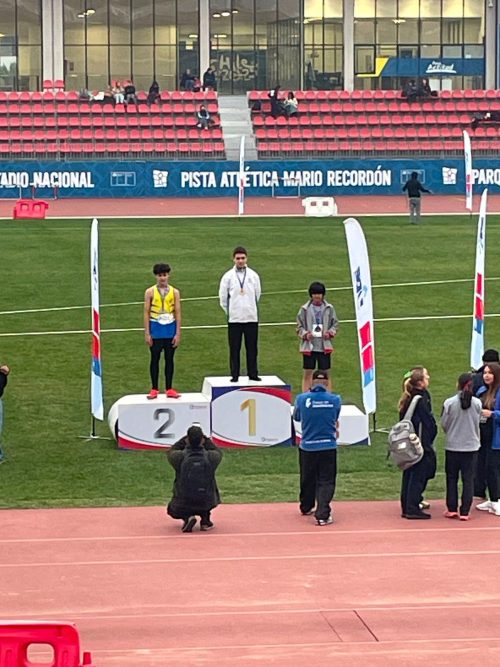 Destacada participación en la etapa regional de atletismo escolar