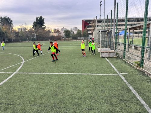 Encuentro amistoso de fútbol premini en una jornada llena de alegría