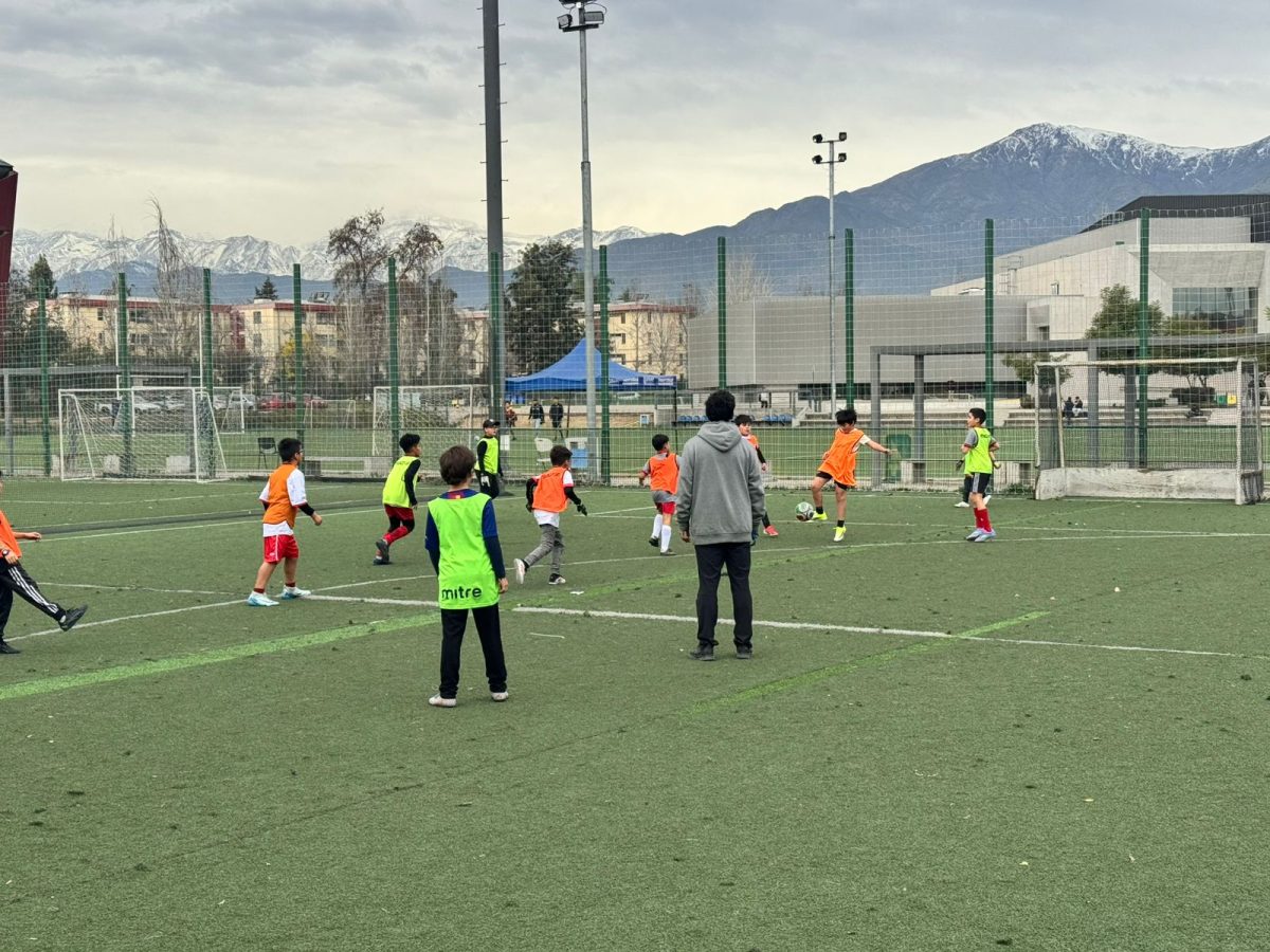 Encuentro amistoso de fútbol premini en una jornada llena de alegría