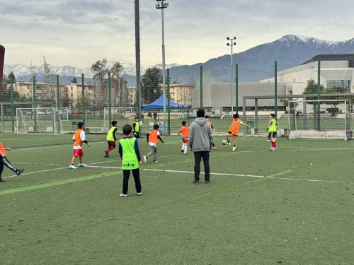 Encuentro amistoso de fútbol premini en una jornada llena de alegría