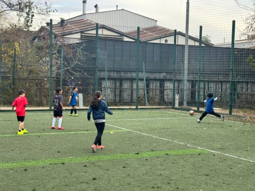 Encuentro amistoso de fútbol premini en una jornada llena de alegría