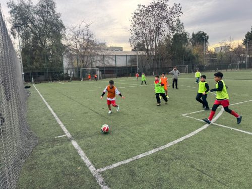 Encuentro amistoso de fútbol premini en una jornada llena de alegría