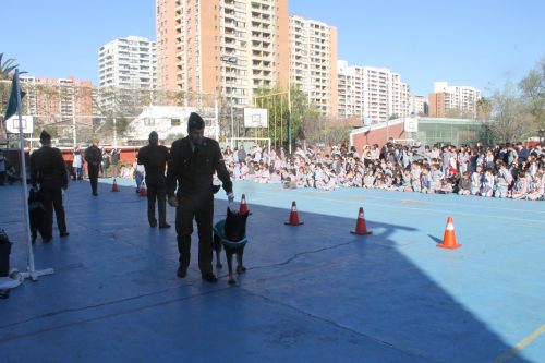 Visita de la Escuela de Adiestramiento de Carabineros de Chile
