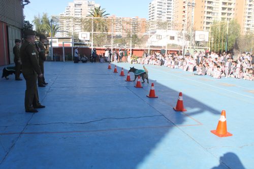 Visita de la Escuela de Adiestramiento de Carabineros de Chile