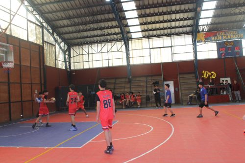Destacada participación de nuestros estudiantes en Juegos Escolares de Básquetbol