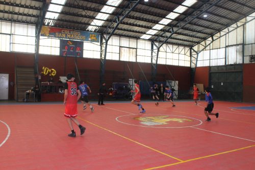 Destacada participación de nuestros estudiantes en Juegos Escolares de Básquetbol