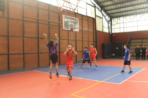 Destacada participación de nuestros estudiantes en Juegos Escolares de Básquetbol