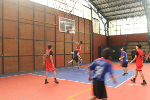Destacada participación de nuestros estudiantes en Juegos Escolares de Básquetbol
