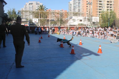 Visita de la Escuela de Adiestramiento de Carabineros de Chile