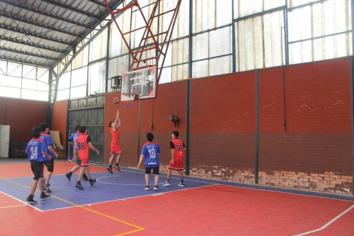 Destacada participación de nuestros estudiantes en Juegos Escolares de Básquetbol