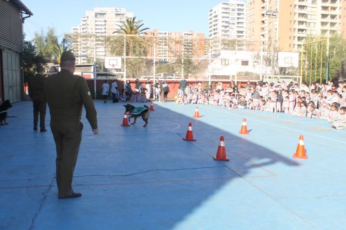 Visita de la Escuela de Adiestramiento de Carabineros de Chile