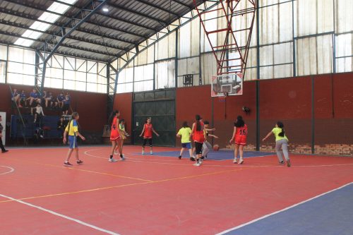 Destacada participación de nuestros estudiantes en Juegos Escolares de Básquetbol