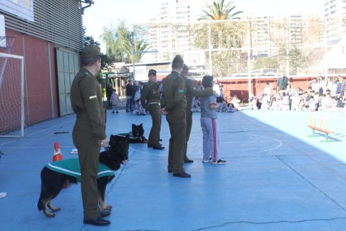 Visita de la Escuela de Adiestramiento de Carabineros de Chile