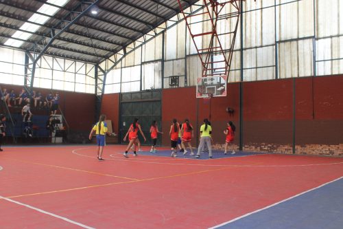Destacada participación de nuestros estudiantes en Juegos Escolares de Básquetbol