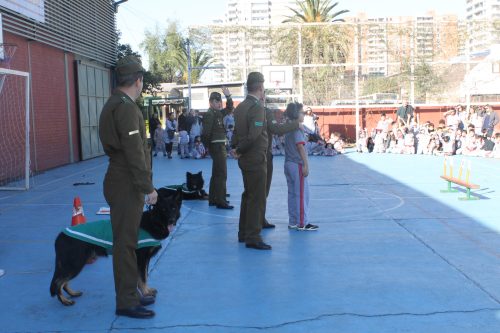 Visita de la Escuela de Adiestramiento de Carabineros de Chile