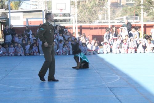Visita de la Escuela de Adiestramiento de Carabineros de Chile