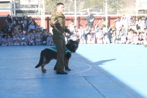 Visita de la Escuela de Adiestramiento de Carabineros de Chile