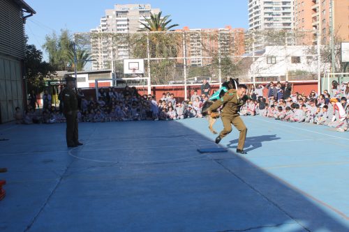 Visita de la Escuela de Adiestramiento de Carabineros de Chile