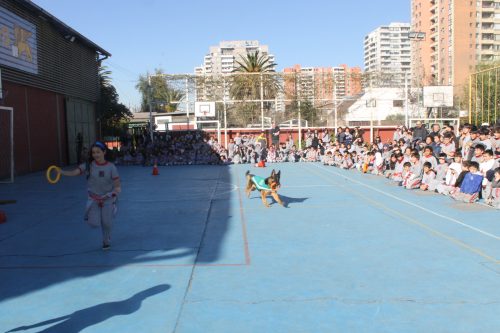 Visita de la Escuela de Adiestramiento de Carabineros de Chile