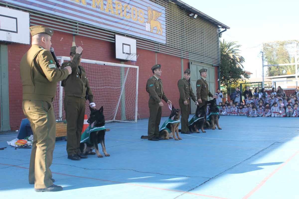Visita de la Escuela de Adiestramiento de Carabineros de Chile