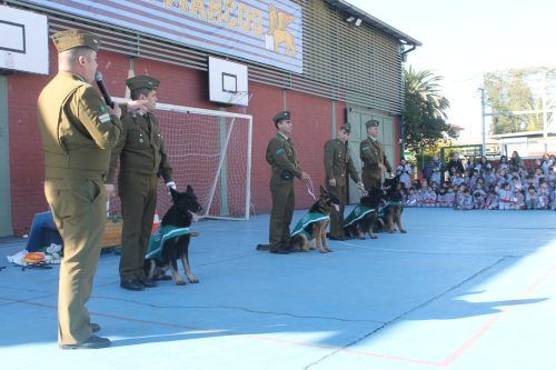 Visita de la Escuela de Adiestramiento de Carabineros de Chile