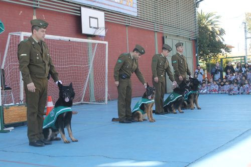 Visita de la Escuela de Adiestramiento de Carabineros de Chile