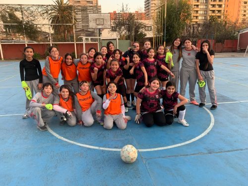 Partido amistoso de futbolito ED Básica Damas