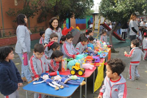 ¡ÉXITO TOTAL EN NUESTRA VENTA SOLIDARIA DE JUGUETES!