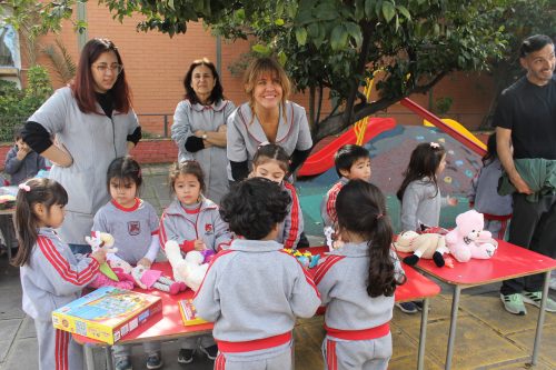 ¡ÉXITO TOTAL EN NUESTRA VENTA SOLIDARIA DE JUGUETES!