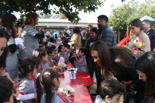 ¡ÉXITO TOTAL EN NUESTRA VENTA SOLIDARIA DE JUGUETES!
