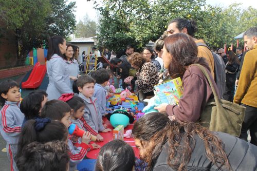 ¡ÉXITO TOTAL EN NUESTRA VENTA SOLIDARIA DE JUGUETES!