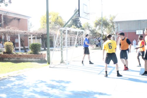 🎉 ¡Campeones comunales! La categoría juvenil brilla en futsal