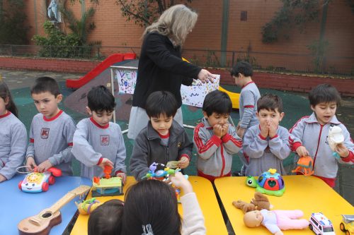 ¡ÉXITO TOTAL EN NUESTRA VENTA SOLIDARIA DE JUGUETES!