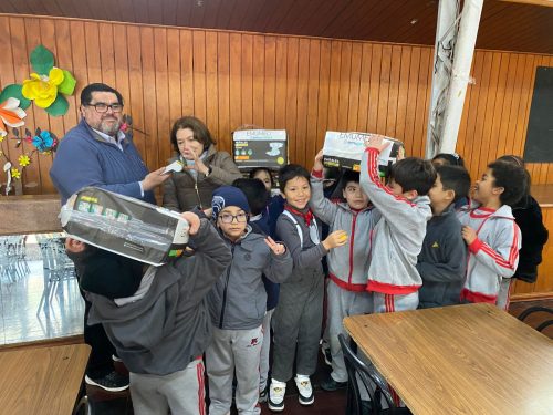 ¡Pequeños grandes corazones! Alumnos de primer ciclo llevan ayuda al Hogar Esperanza