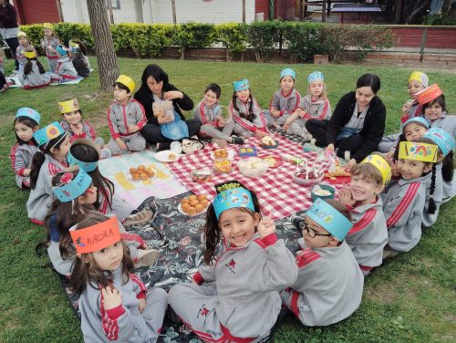 Preescolar da la bienvenida a la primavera