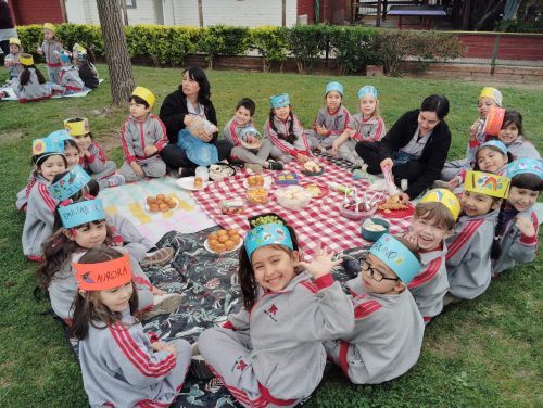 Preescolar da la bienvenida a la primavera