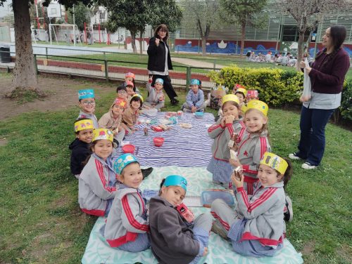 Preescolar da la bienvenida a la primavera