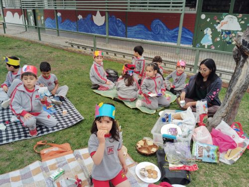 Preescolar da la bienvenida a la primavera