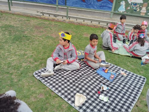 Preescolar da la bienvenida a la primavera