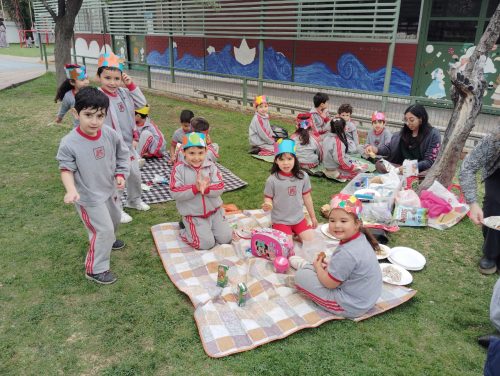 Preescolar da la bienvenida a la primavera