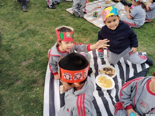Preescolar da la bienvenida a la primavera