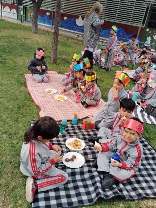 Preescolar da la bienvenida a la primavera