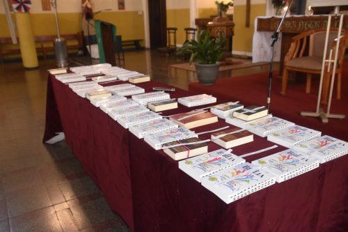 Entrega de Biblias en la Catequesis Eucarística